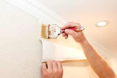 Pose de papier peint à Glénic — revêtements muraux et toiles de verre